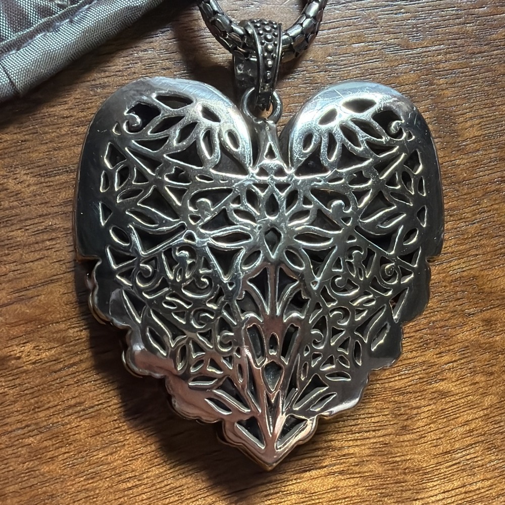 Brighton Silver Filigree Mumtaz Heart Pendant Convertible Necklace w/ Pouch - Picture 9 of 12